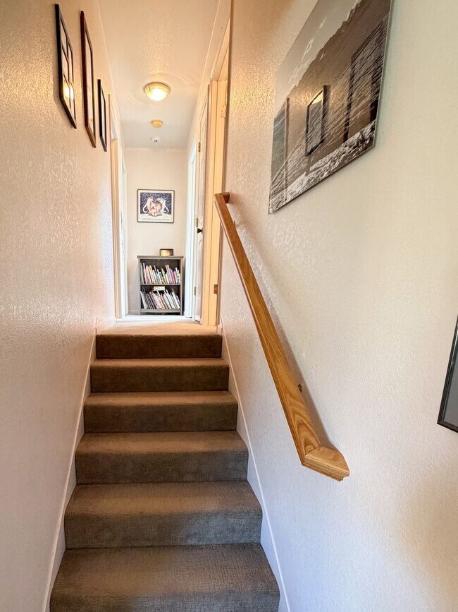 Building Photo - 6841 Crooked Tree Dr