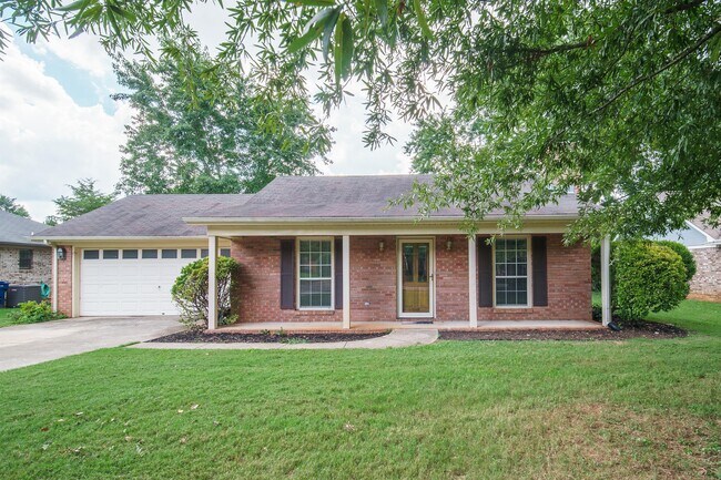 Primary Photo - 104 Progress Ln