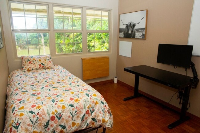 Building Photo - Spacious 4-Bedroom Retreat in Haiku with Stunning Natural Light