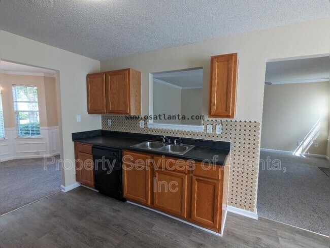 Building Photo - 600 Gonzaga Cir