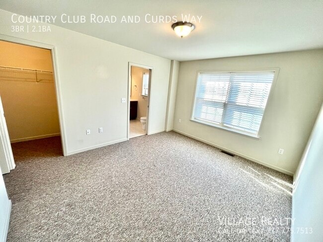 Building Photo - 721 Country Club Rd