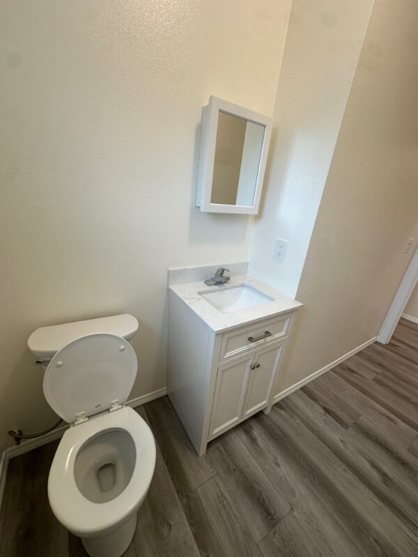 Building Photo - 2715 1/2 Alsace Ave