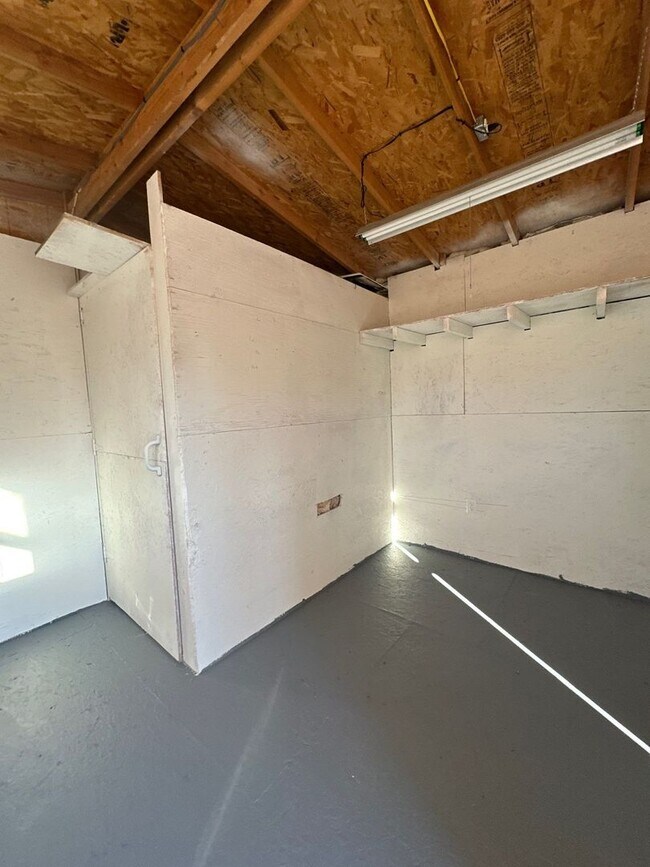 Building Photo - 5819 Winter Ave