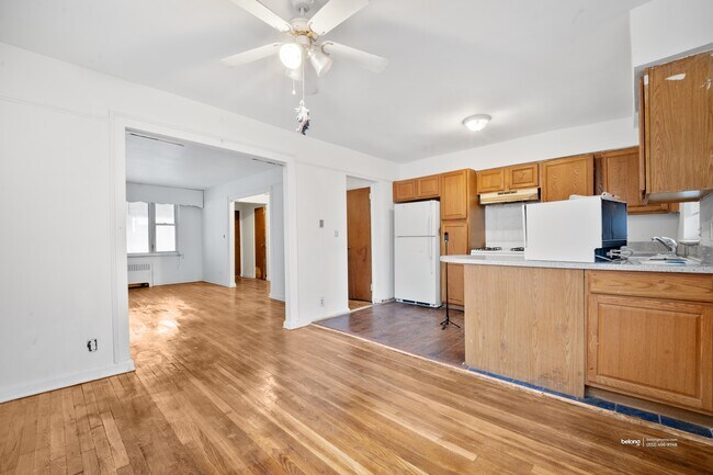 Building Photo - 3828A Barnes Ave