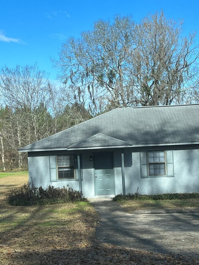 Building Photo - Duplex In Lake Jackson
