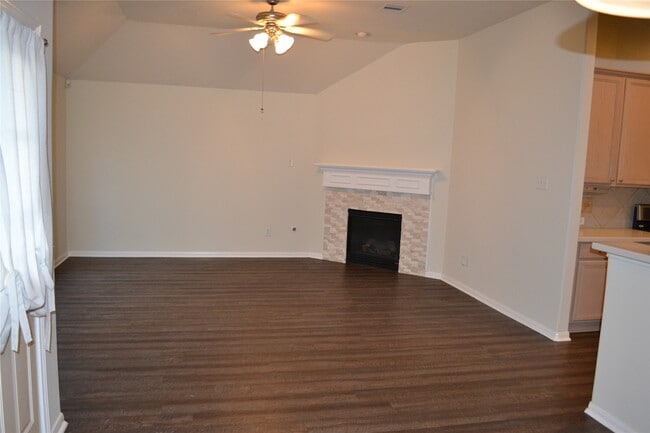 Building Photo - 1909 Highland Point Ct