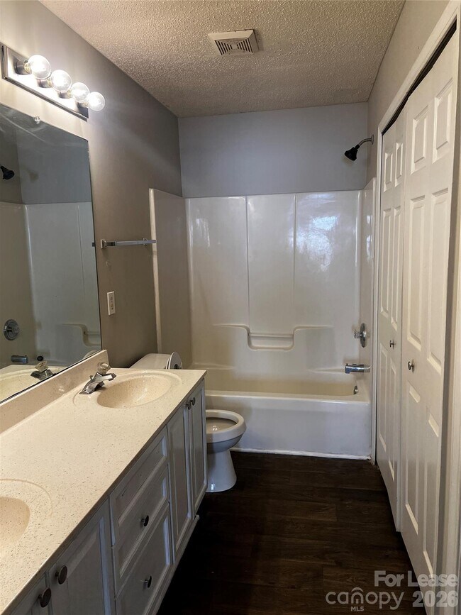 Building Photo - 7655 Petrea Ln