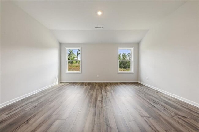 Building Photo - Welcome to Overlook at Marina Bay: Luxury and Comfort Combined