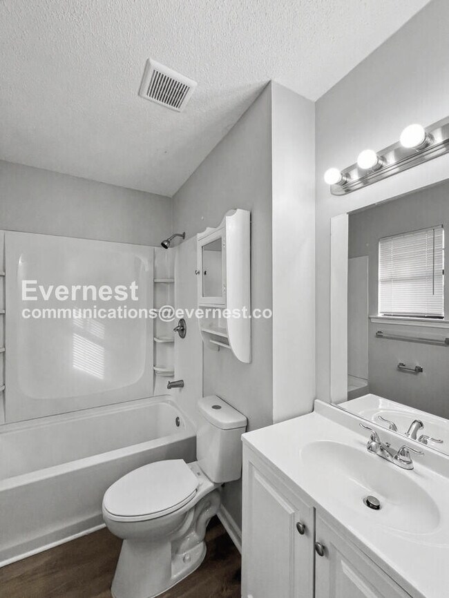 Building Photo - 10005 Riggan Dr