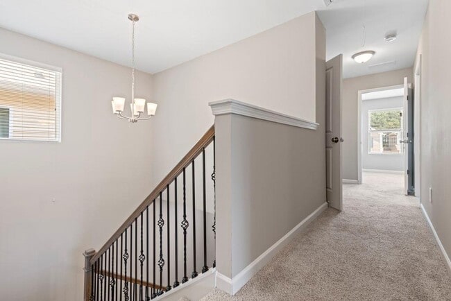 Building Photo - 1038 Valley Rock Dr