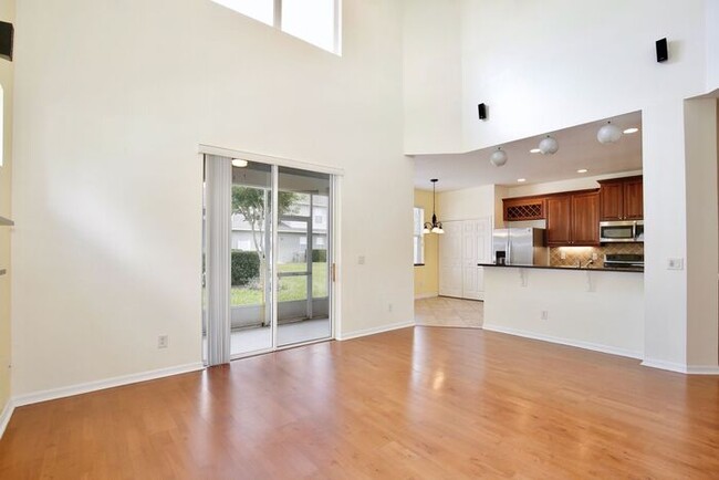 Building Photo - Elegant 3/3 Spacious Townhome with a 2 Car...