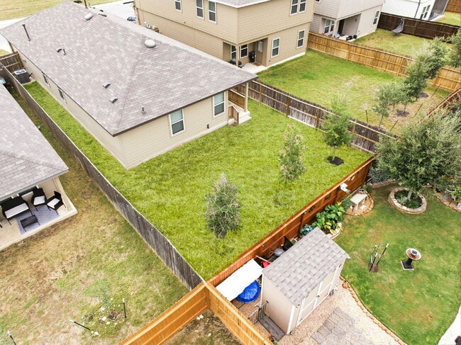 Building Photo - 2 Weeks FREE RENT with 12 Month Lease. 1 Month FREE with 18 Month Lease