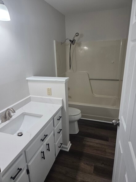 Building Photo - 103 Candystick Cir