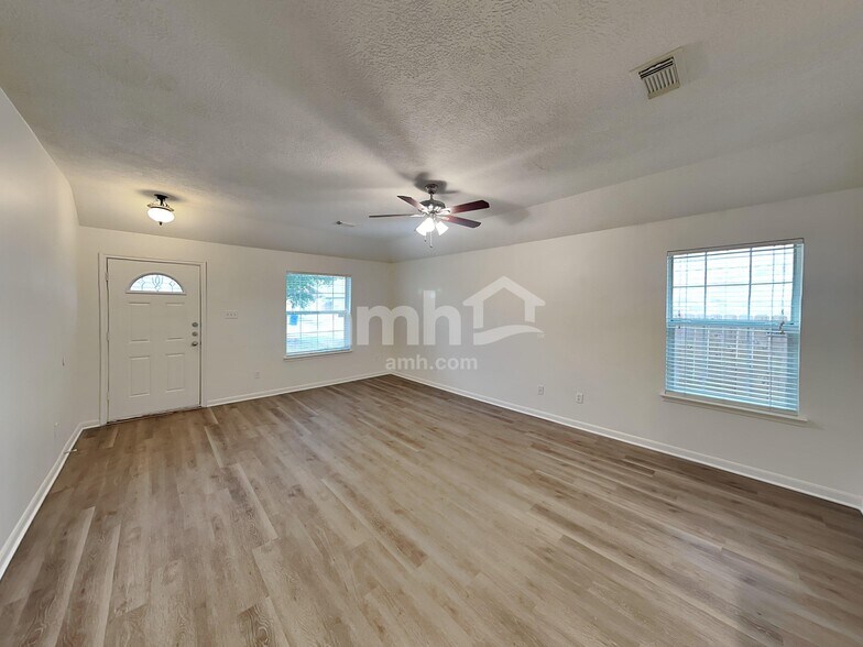 Building Photo - 2338 Colonial Springs Ln