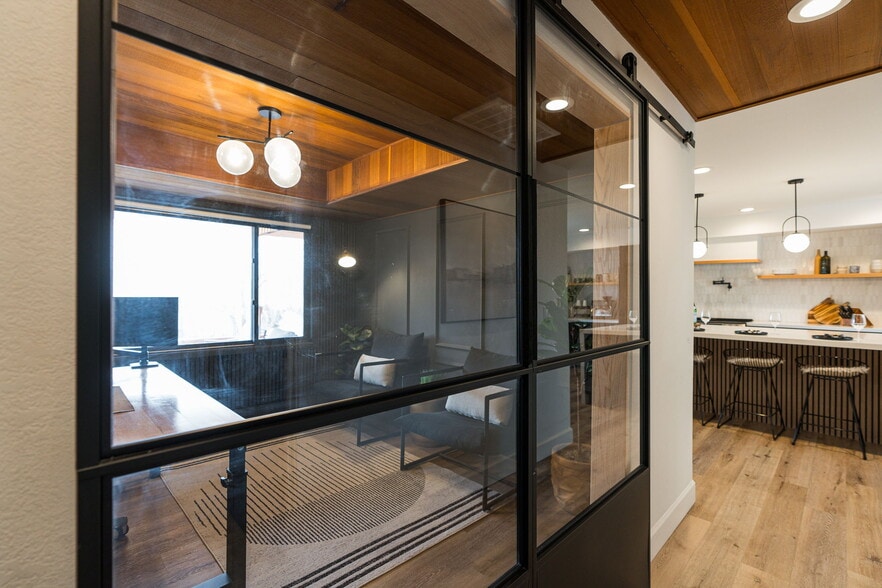 Building Photo - 7270 Pembroke Dr