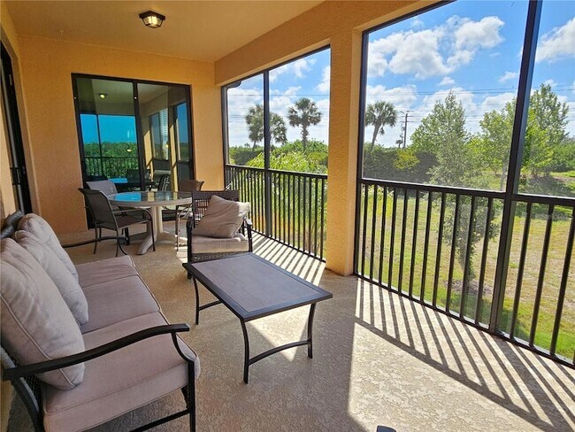 Building Photo - 10825 Tarflower Dr