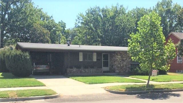 Front showing Carport - 1020 N 20th St