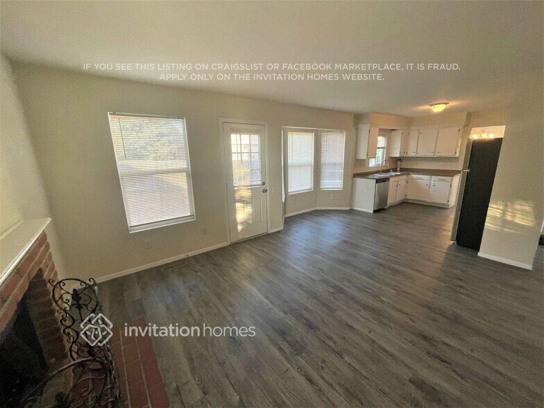 Building Photo - 19192 E Chaffee Pl