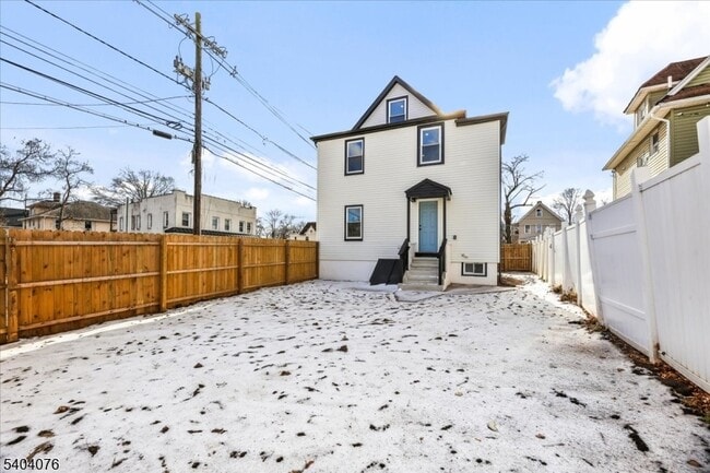 Building Photo - 143 Johnston Ave