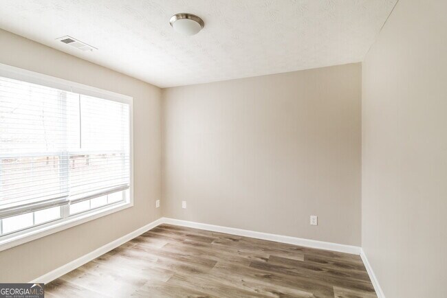 Building Photo - 110 Rosewood Cir
