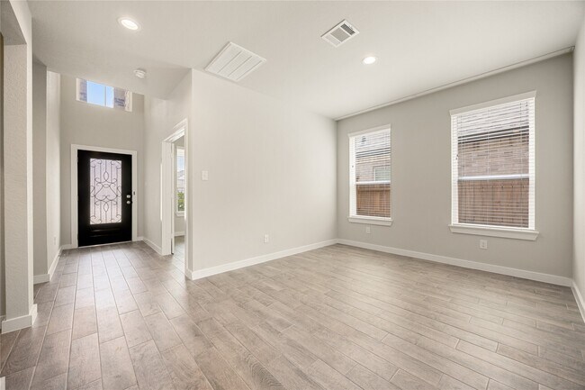 Building Photo - 27118 Peaceful Cv Dr