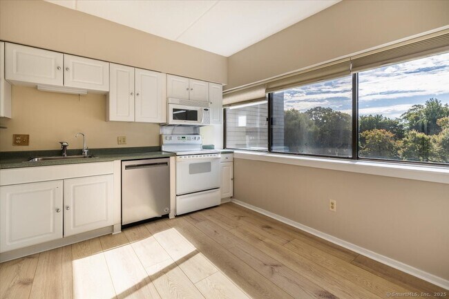 Building Photo - 85 Viscount Dr