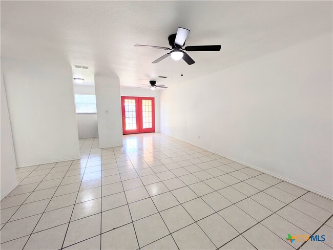 Primary Photo - 1070 Misty Acres Dr