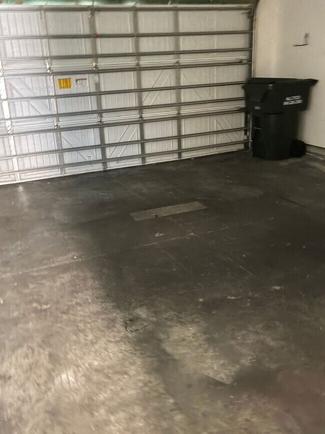 Building Photo - 1201 Eagle Creek Dr