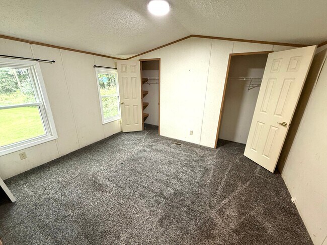 Building Photo - 93 Shady Ln