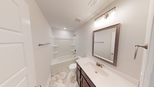 Building Photo - Spacious & Updated 3/2.5 Home Near Fort Ca...