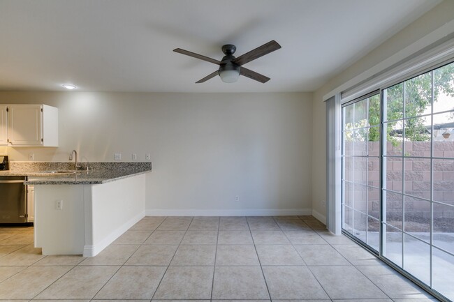 Building Photo - 2-Bedroom Townhouse in beautiful Silverado...