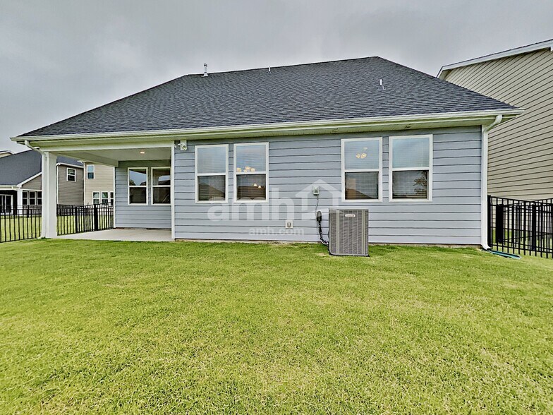 Building Photo - 112 Samara Ln