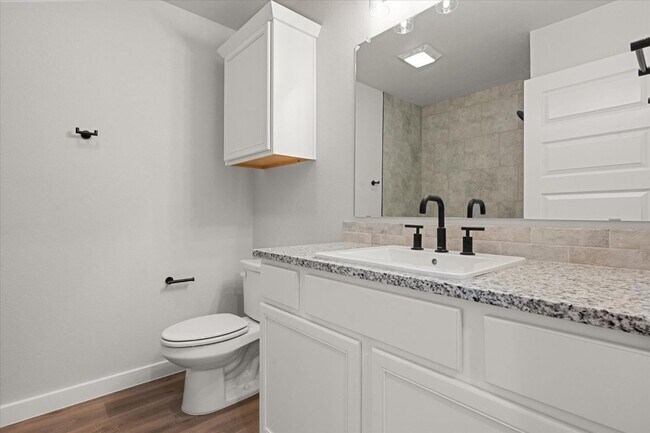 Building Photo - 3202 Farmhouse Ave