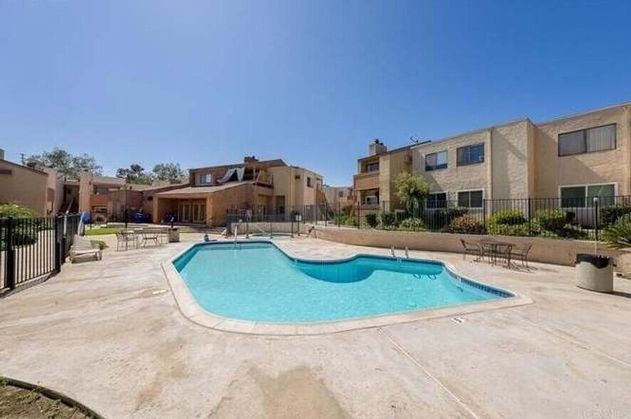 Building Photo - 2920 Briarwood Rd