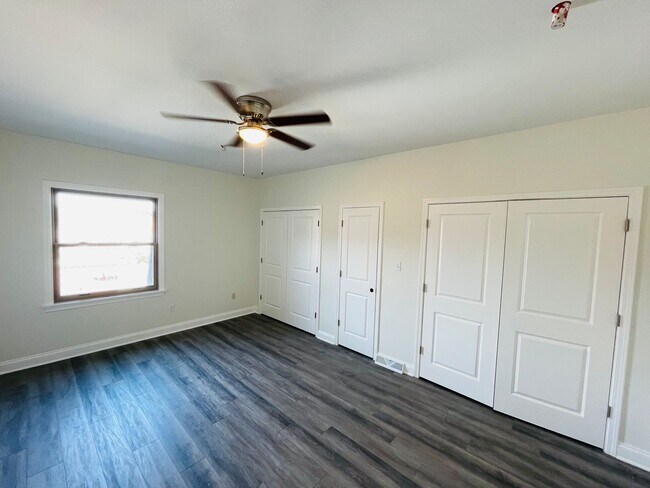 Building Photo - 2 bedroom in Lawrenceville with Deck and Parking Spot!