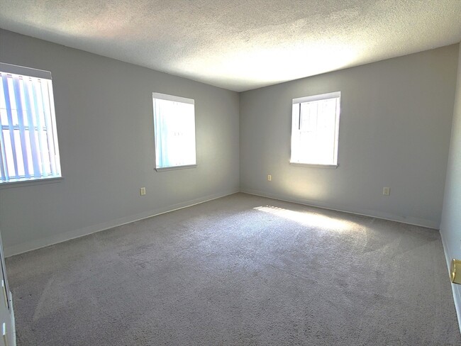 Building Photo - 48 Peninsula Pl