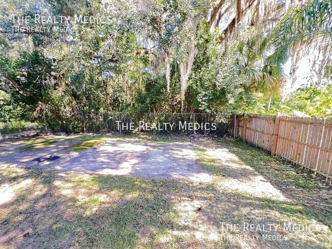 Building Photo - 1118 Tuskegee St