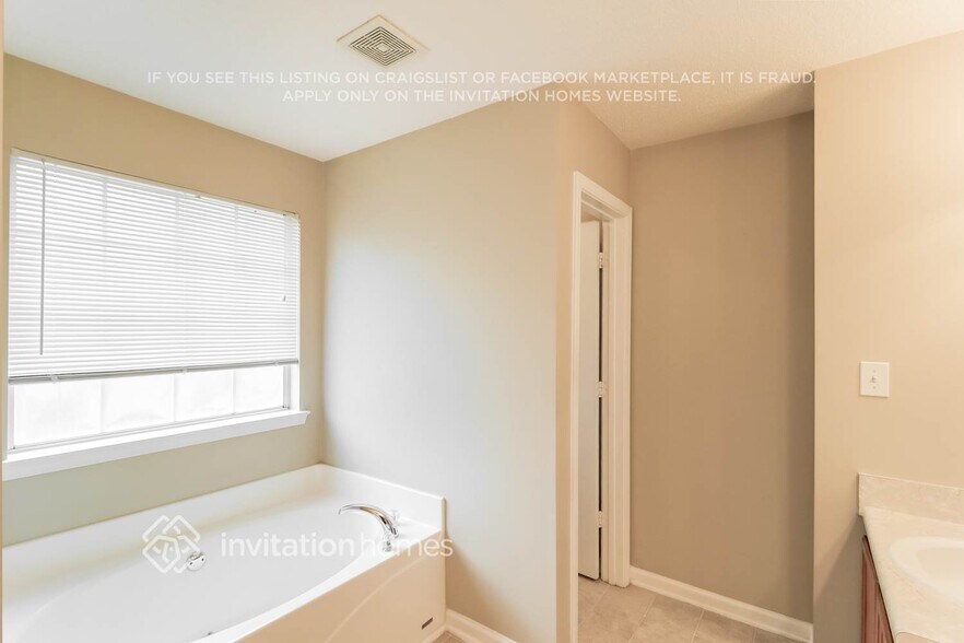 Building Photo - 55 Kendall Ln