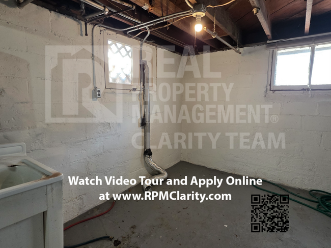 Building Photo - 4 Bed/1.5 Bath Five Point Home Recently Renovated