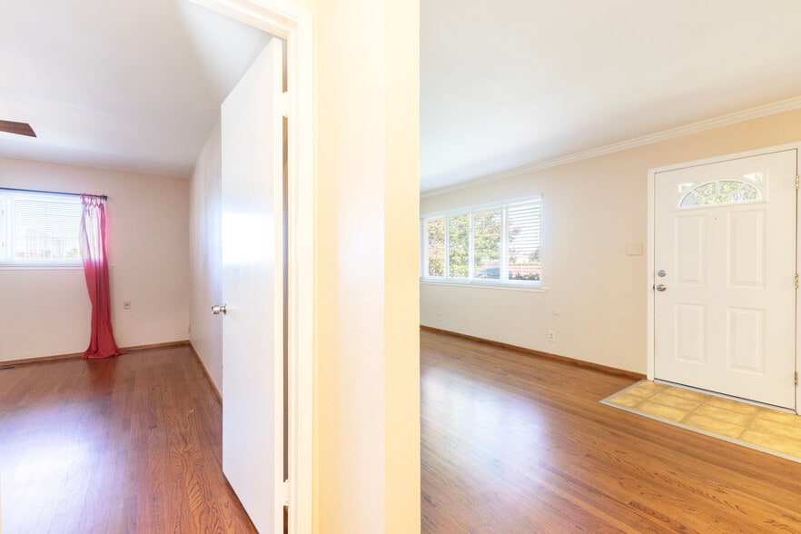 Building Photo - 6900 McQuillan Cir