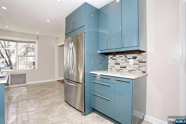 Building Photo - 7-09-9 Campbell Rd