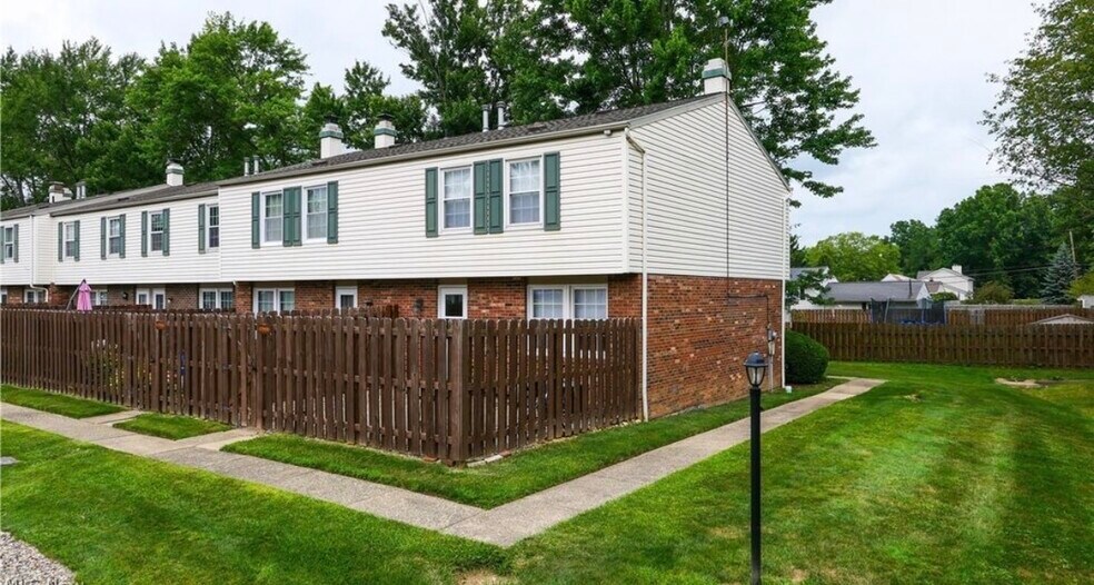 Building Photo - 1799 Higby Dr