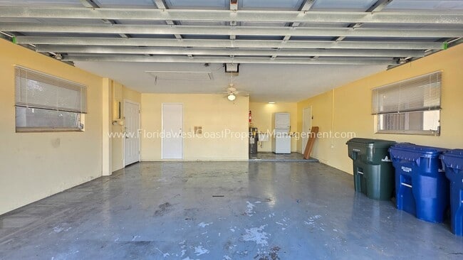 Building Photo - SPACIOUS SARASOTA HOME WITH LARGE FENCED YARD! MOVE IN READY! ALL TILE/ NEW LVP!