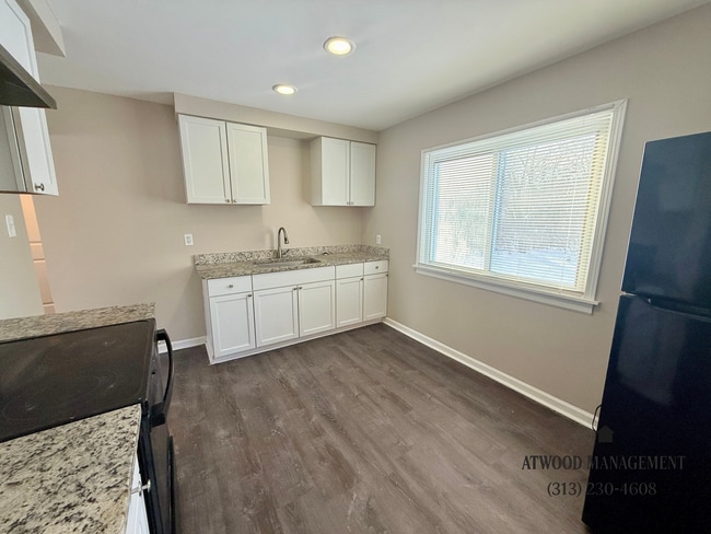Building Photo - Fully Renovated 3-Bedroom Home – Move-In Ready for You!