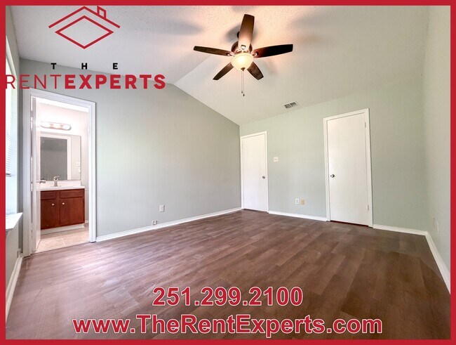 Building Photo - 9760 Royal Woods Dr N