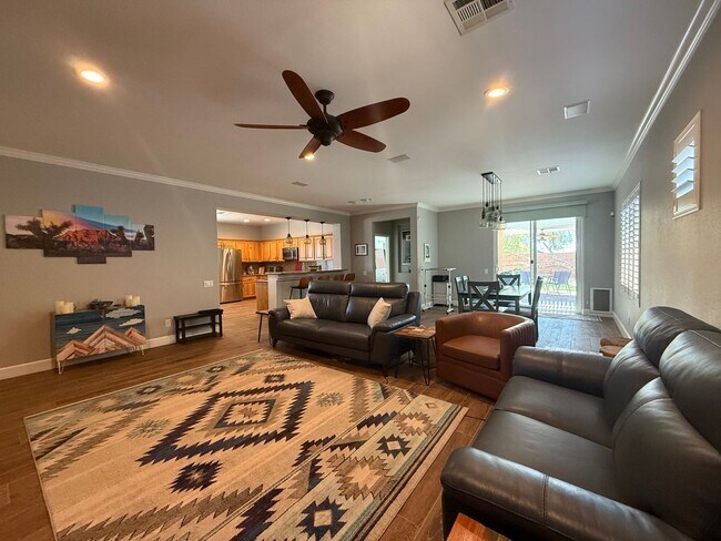 Building Photo - Charming Summerlin West Home