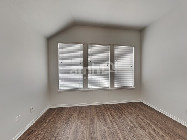 Building Photo - 2914 Crescent Oaks Park Ln