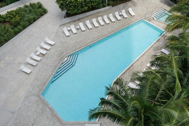 Building Photo - 88 SW 7th St