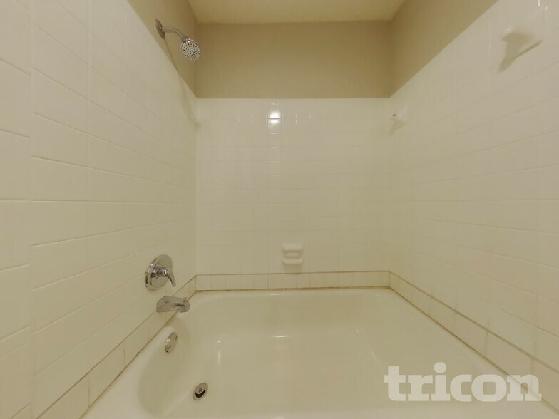 Building Photo - 6907 Tartan Ct