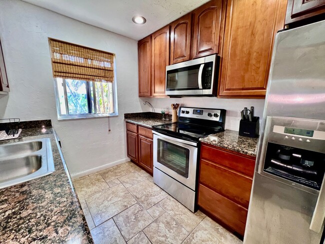 Building Photo - 12638 Kenwood Ln